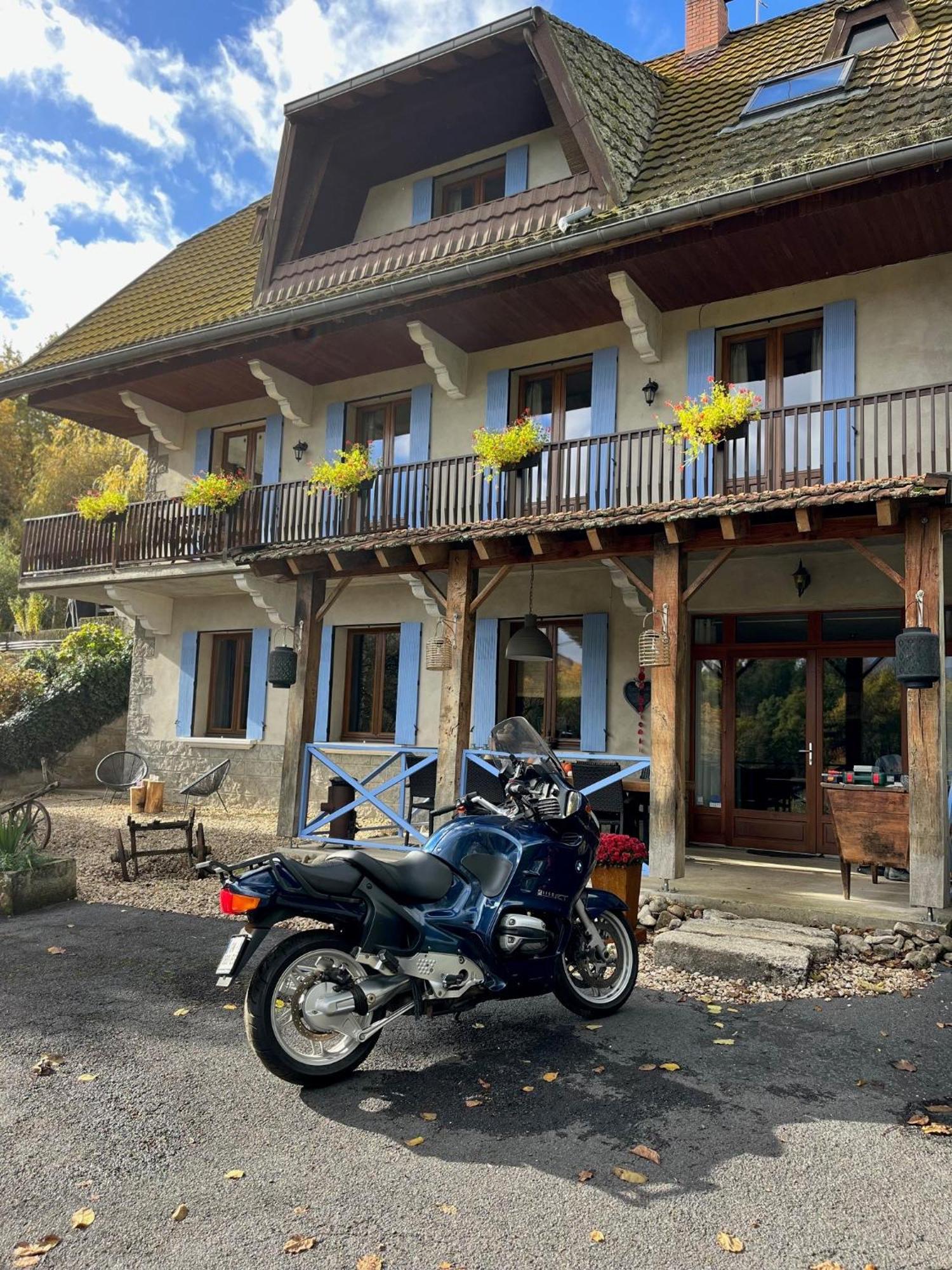 La Maison Du Chevalier Marat Exteriör bild